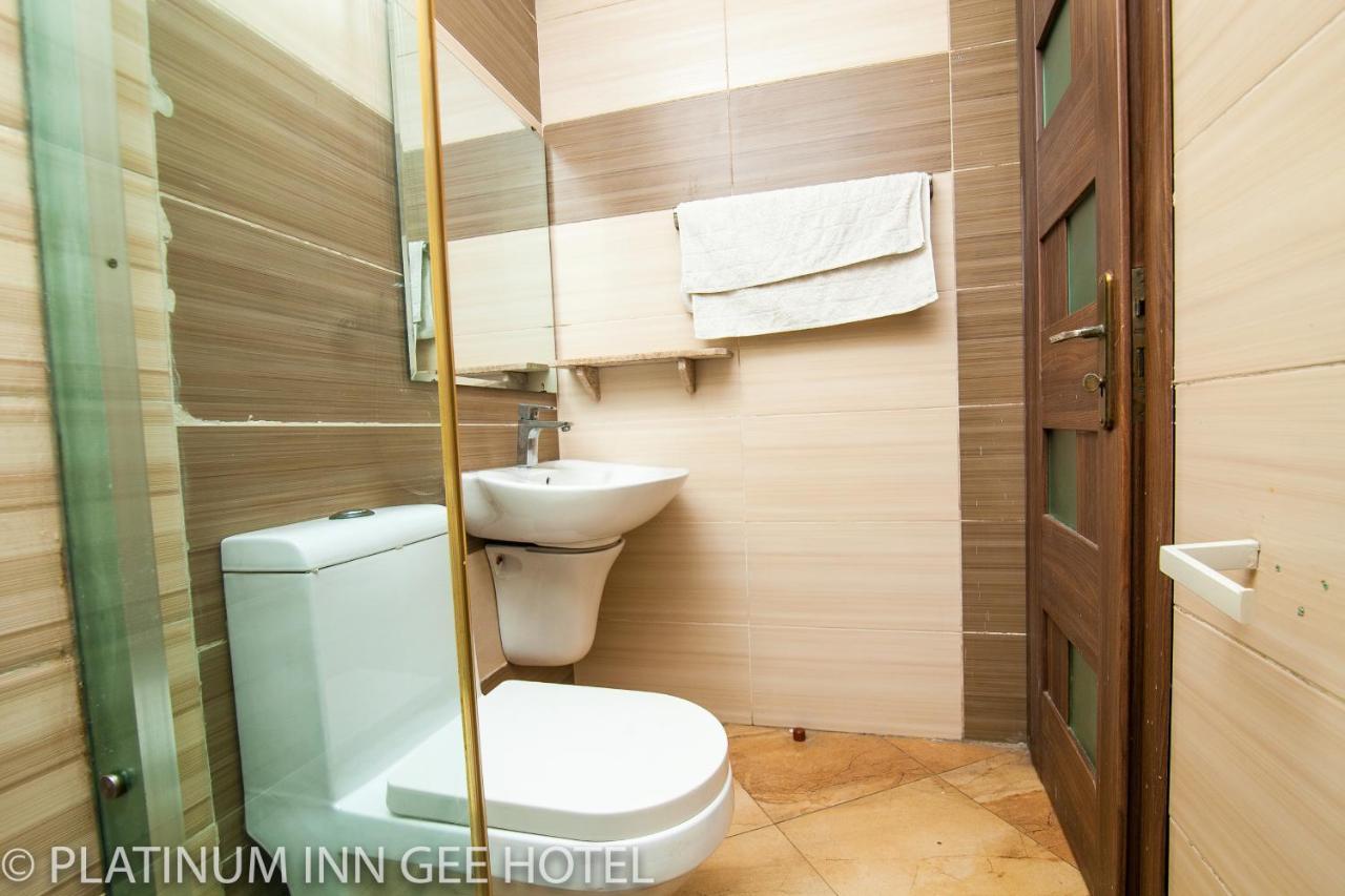Platinum Inn Gee Hotel Suru Lere Exterior foto